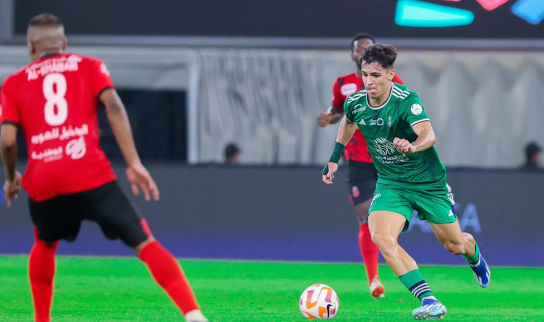 Al-Ahli atropela Al-Riyadh, e imp&otilde;e sequ&ecirc;ncia de derrotas a Odair Hellmann na Liga Saudita