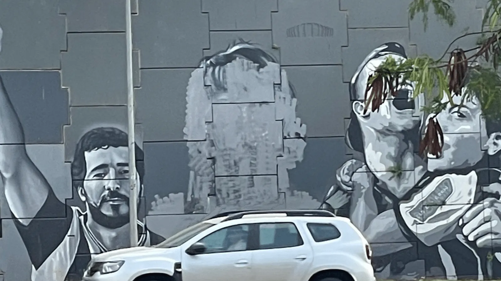 Por que torcedor s&iacute;mbolo do Atl&eacute;tico-MG foi removido de mural na Arena MRV?
