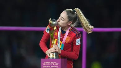 Copa Feminina: hero&iacute;na da Espanha, Carmona jogou sem saber de morte de pai