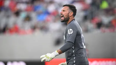 Ben Foster se aposenta pela segunda vez ap&oacute;s quatro jogos do Wrexham na temporada