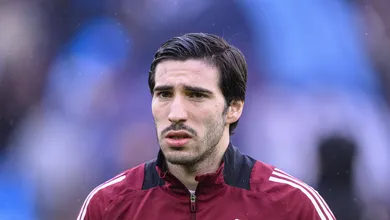 &lsquo;Isso me surpreenderia&rsquo;: T&eacute;cnico do Newcastle rebate rumores de sa&iacute;da de alvo do Arsenal