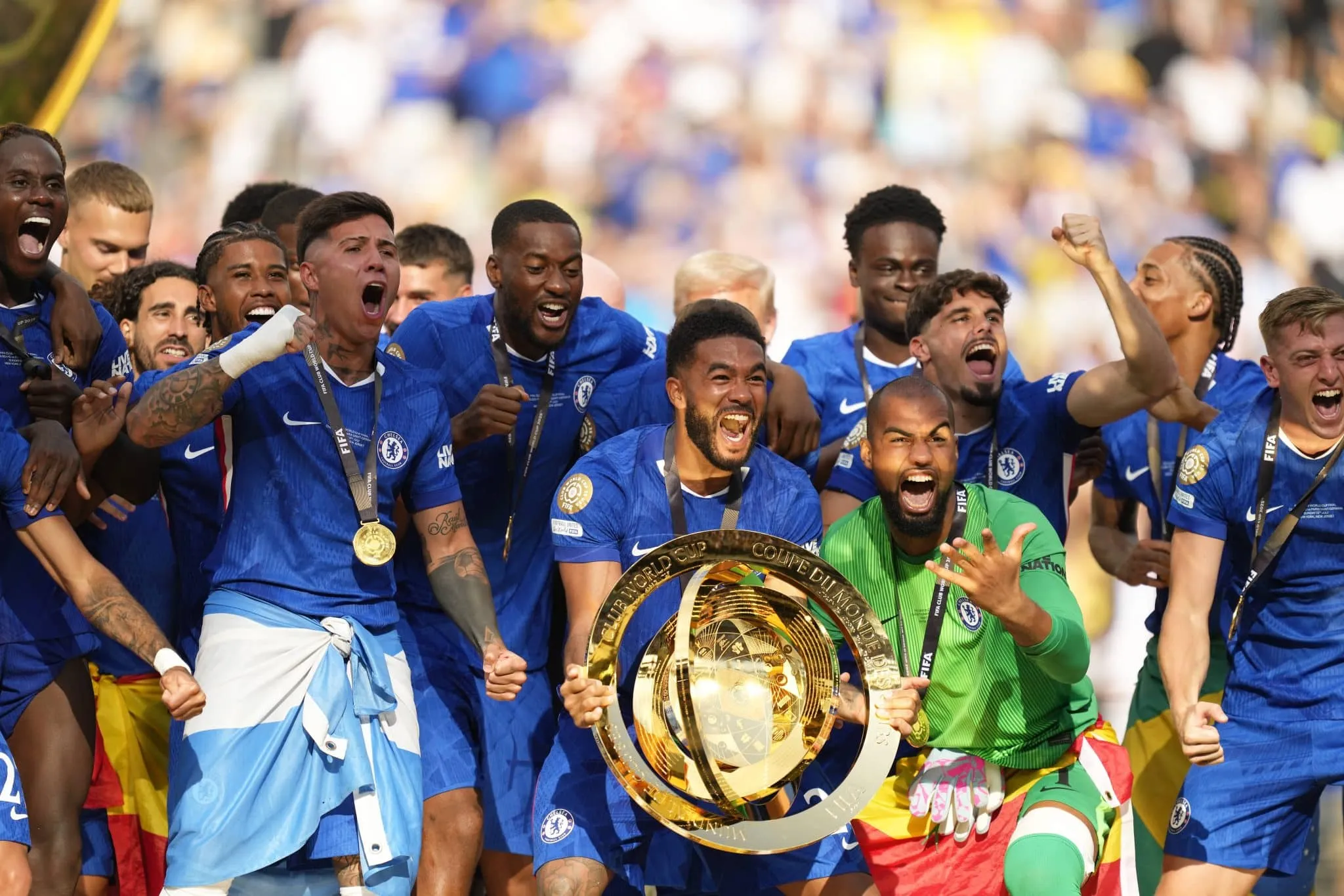 Com Champions e t&iacute;tulo do Mundial, Chelsea v&ecirc; reviravolta em negocia&ccedil;&atilde;o por patroc&iacute;nios