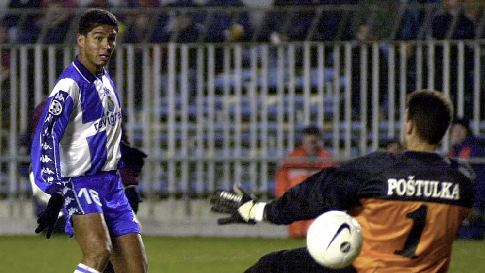 H&aacute; 16 anos, atacante marcava SETE gols em 45 minutos. Ronaldo? N&atilde;o, Jardel