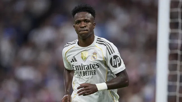 &lsquo;Houve acordo inicial&rsquo;: Vinicius J&uacute;nior quase fechou com Barcelona antes do Real Madrid