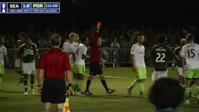 [V&iacute;deo] Dempsey perdeu a linha com o &aacute;rbitro, e isso pode lhe custar bem caro