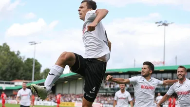 O Verl, da quarta divis&atilde;o, alcan&ccedil;ou uma fa&ccedil;anha ao despachar o Augsburg na Copa da Alemanha