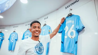 Por que Savinho escolheu o n&uacute;mero 26 no Manchester City?