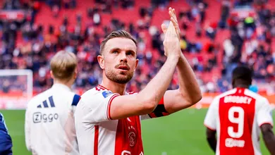 Henderson acha que Liverpool fez bem em vend&ecirc;-lo, mas pede chance na sele&ccedil;&atilde;o