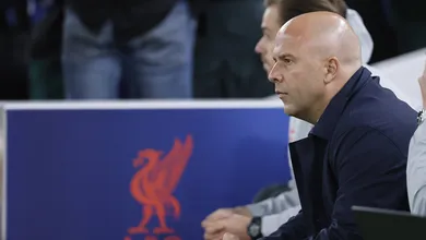 Arne Slot supera at&eacute; J&uuml;rgen Klopp e atinge recorde in&eacute;dito em 132 anos de Liverpool
