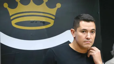 Informa&ccedil;&otilde;es vazadas e mudan&ccedil;as frustradas: Os bastidores da sa&iacute;da do CEO do Santos