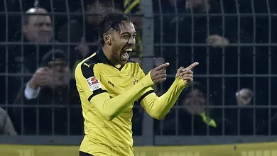 Em 19 jogos, Aubameyang j&aacute; marcou mais gols que o artilheiro da Bundesliga em toda temporada passada