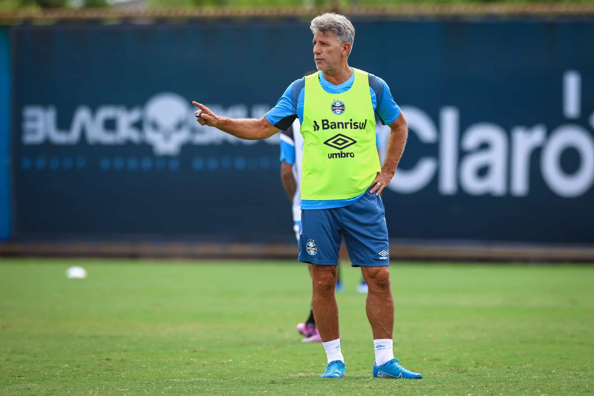 Trope&ccedil;o em casa n&atilde;o influencia planejamento do Gr&ecirc;mio, e nem Renato viajar&aacute; para Erechim
