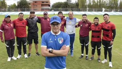 O Imbabura levou jogador &agrave; Copa e agora volta &agrave; elite no Equador com t&eacute;cnico de 27 anos