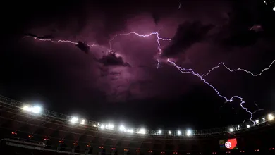 Enchentes afetam clubes ga&uacute;chos, que se mobilizam para ajudar v&iacute;timas