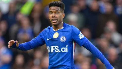 Como Est&ecirc;v&atilde;o se torna pe&ccedil;a para salvar Rosenior e Chelsea antes da Copa do Mundo