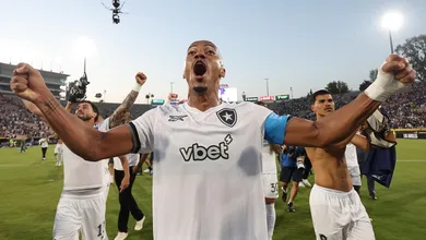 &lsquo;Colossal&rsquo;, &lsquo;monumental&rsquo; e mais: Como vit&oacute;ria do Botafogo sobre o PSG repercutiu no mundo