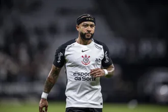 Menos vari&aacute;veis e R$ 200 milh&otilde;es: O que muda no novo acordo do Corinthians no patroc&iacute;nio master
