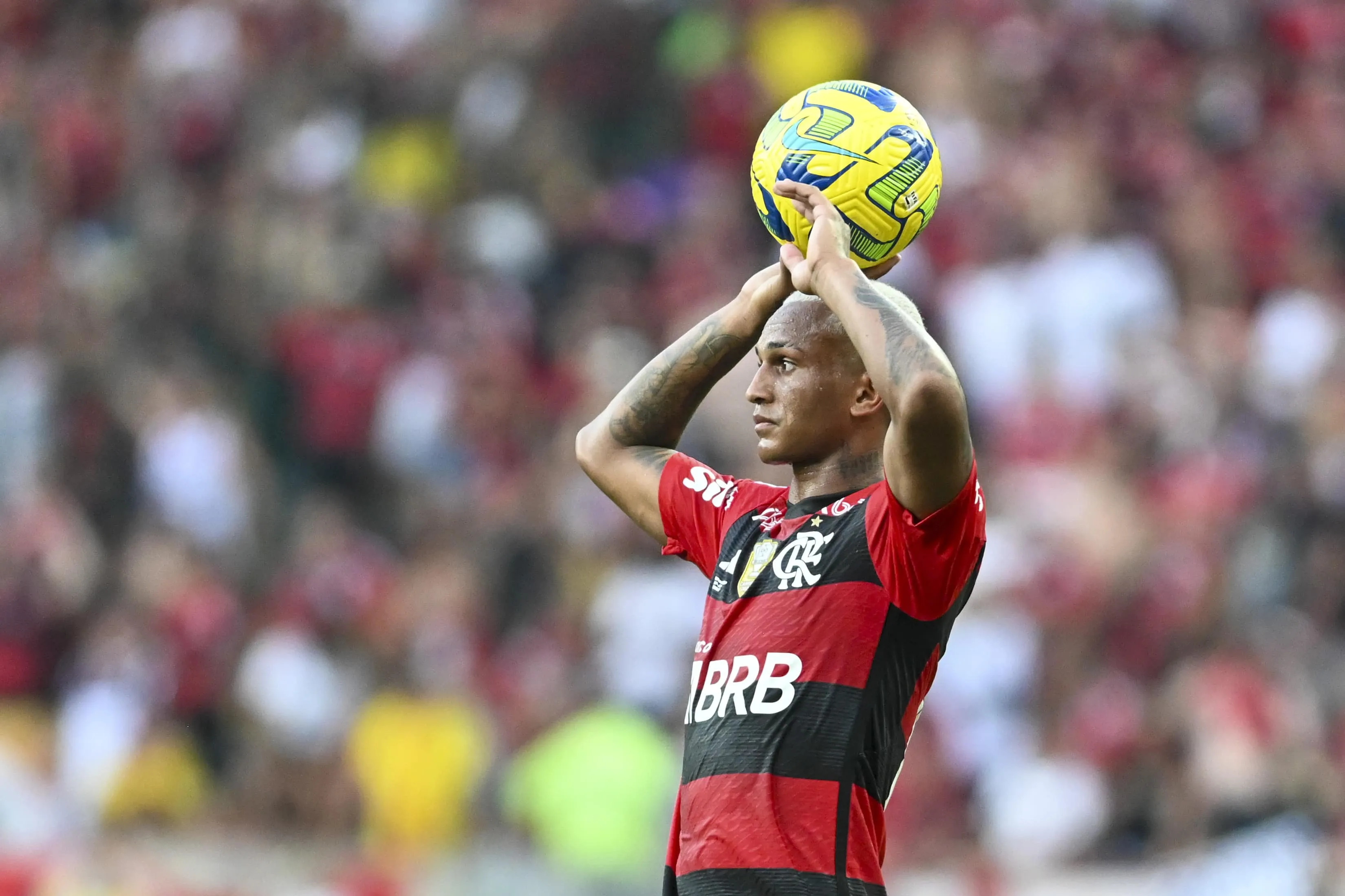 Dono do Botafogo, John Textor &eacute; entusiasta das joias do Flamengo e define novo alvo