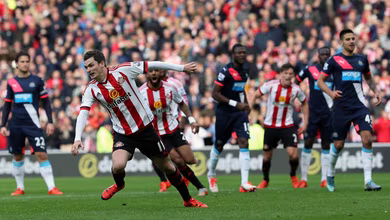 Arbitragem pol&ecirc;mica e freguesia: Sunderland passeou no cl&aacute;ssico com o Newcastle