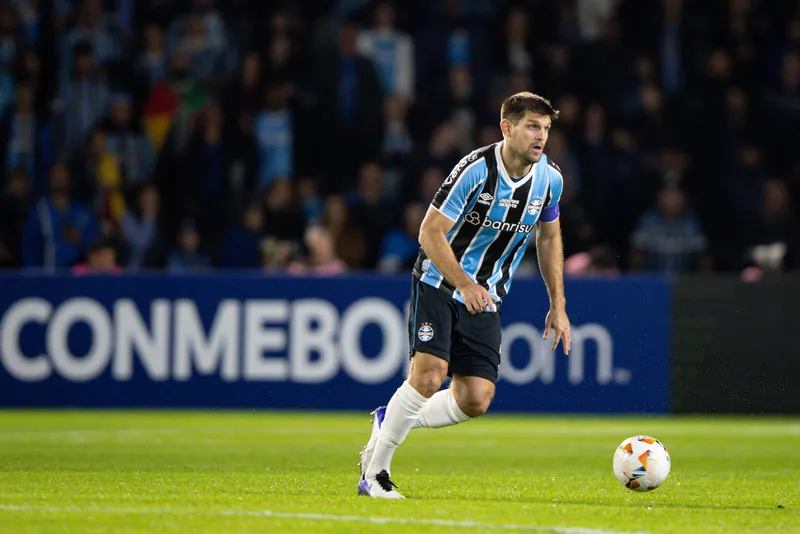 Kannemann em a&ccedil;&atilde;o pelo Gr&ecirc;mio