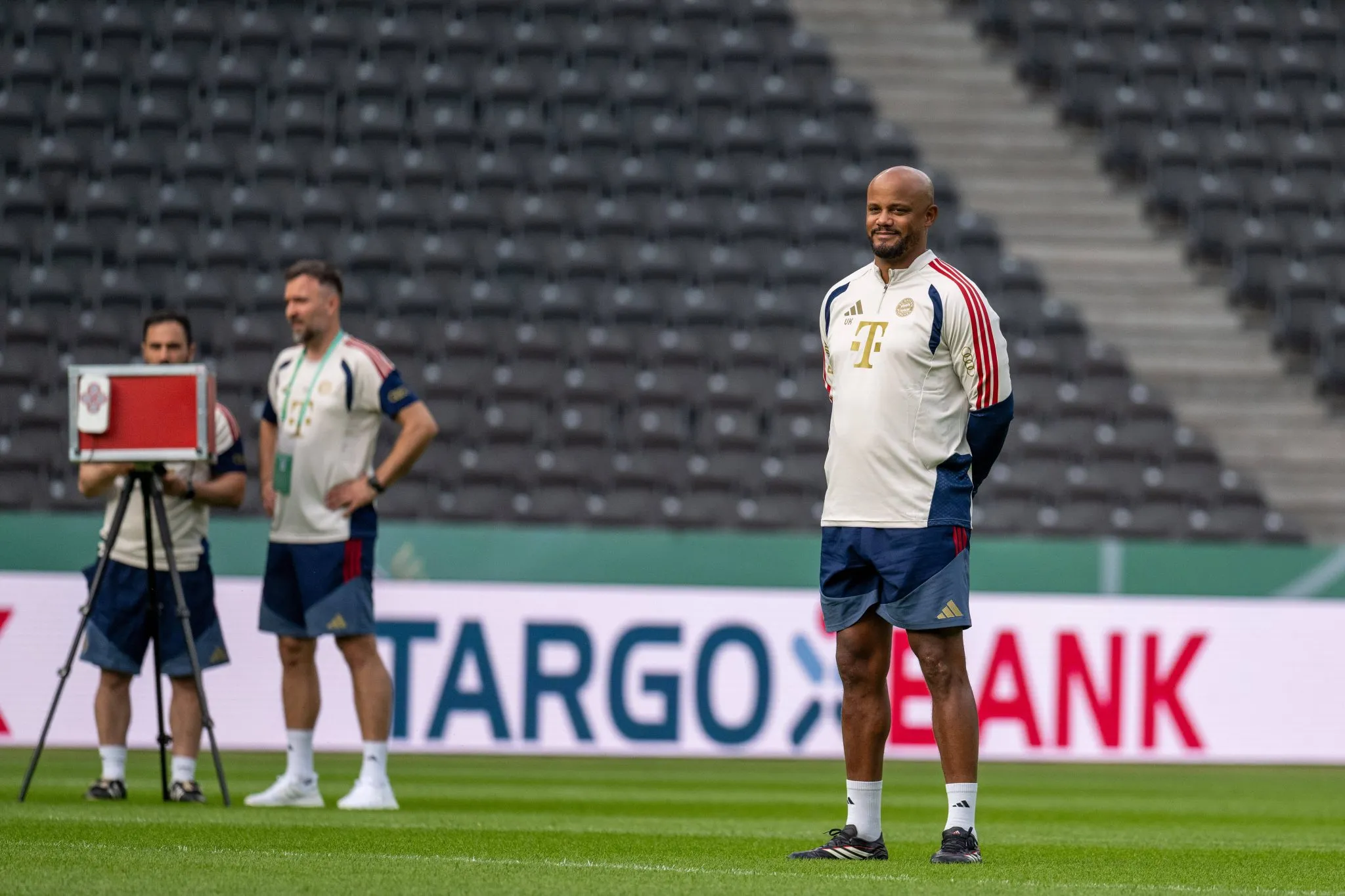 Vincent Kompany durante treino do Bayern de Munique (Foto: IMAGO / Eibner)