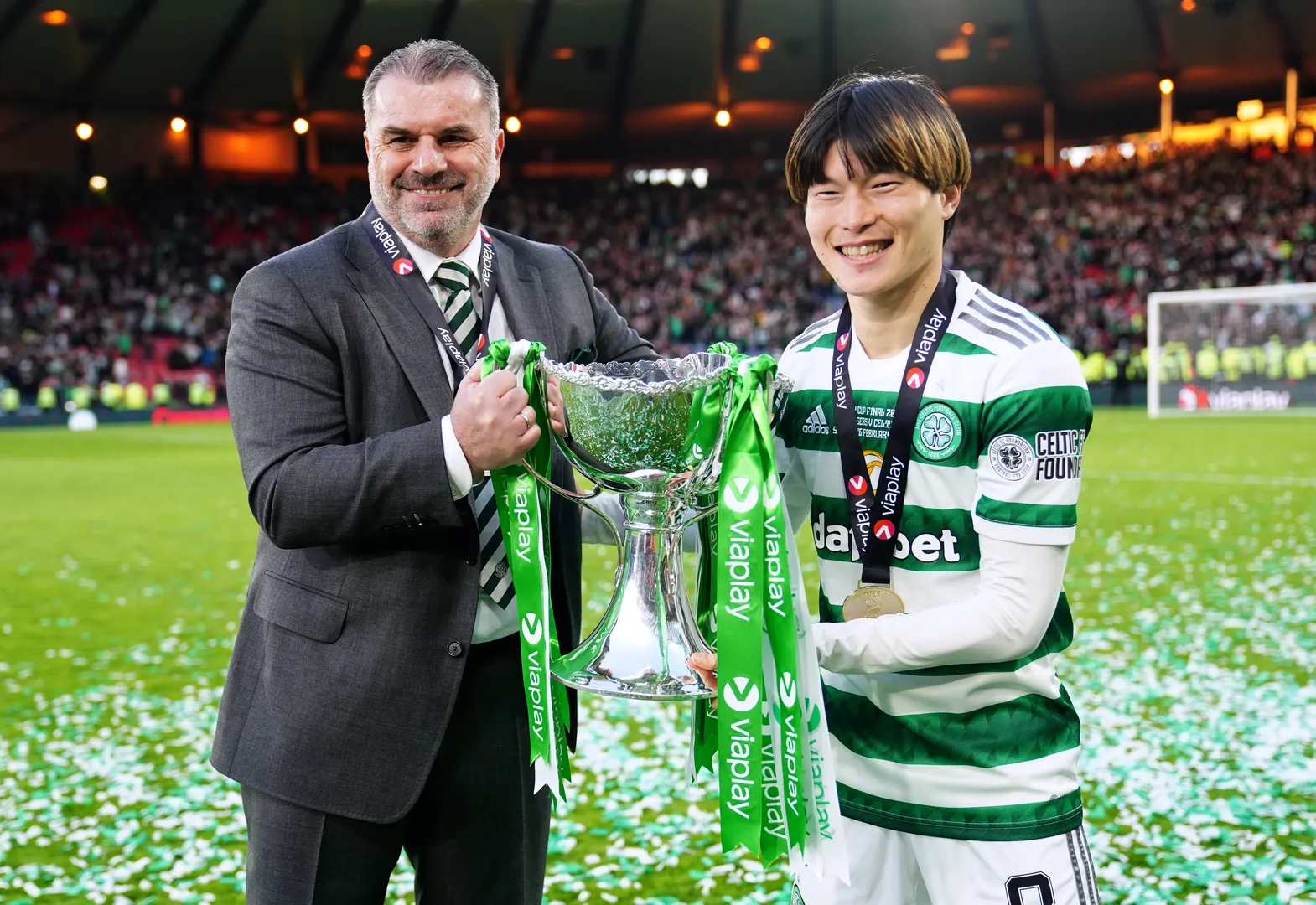 Foto: (Imago) - Ange Postecoglou e Kyogo Furuhashi pelo Celtic