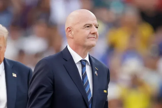 Fifa n&atilde;o cumpre promessa e clubes se frustram sem dinheiro vindo do &lsquo;Super Mundial&rsquo;