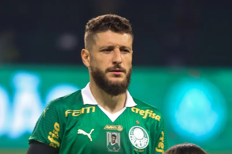 Z&eacute; Rafael cumpre quatro jogos de suspens&atilde;o ap&oacute;s briga no Choque-Rei. Foto: Imago