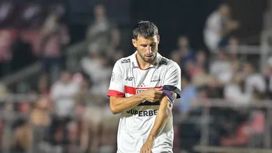 Calleri vive maior jejum do ano, mas S&atilde;o Paulo se apega a m&iacute;stica na Libertadores