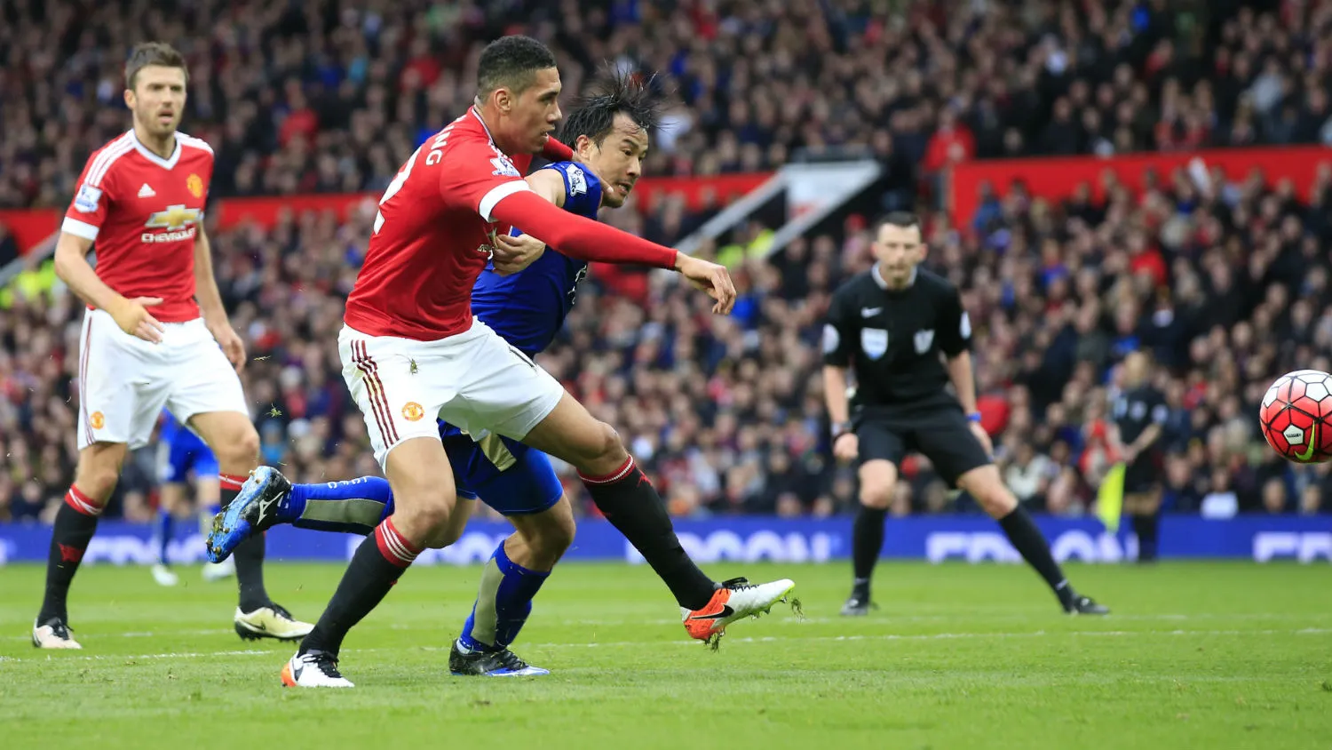 Fica para a pr&oacute;xima: Manchester United impede t&iacute;tulo do Leicester em Old Trafford