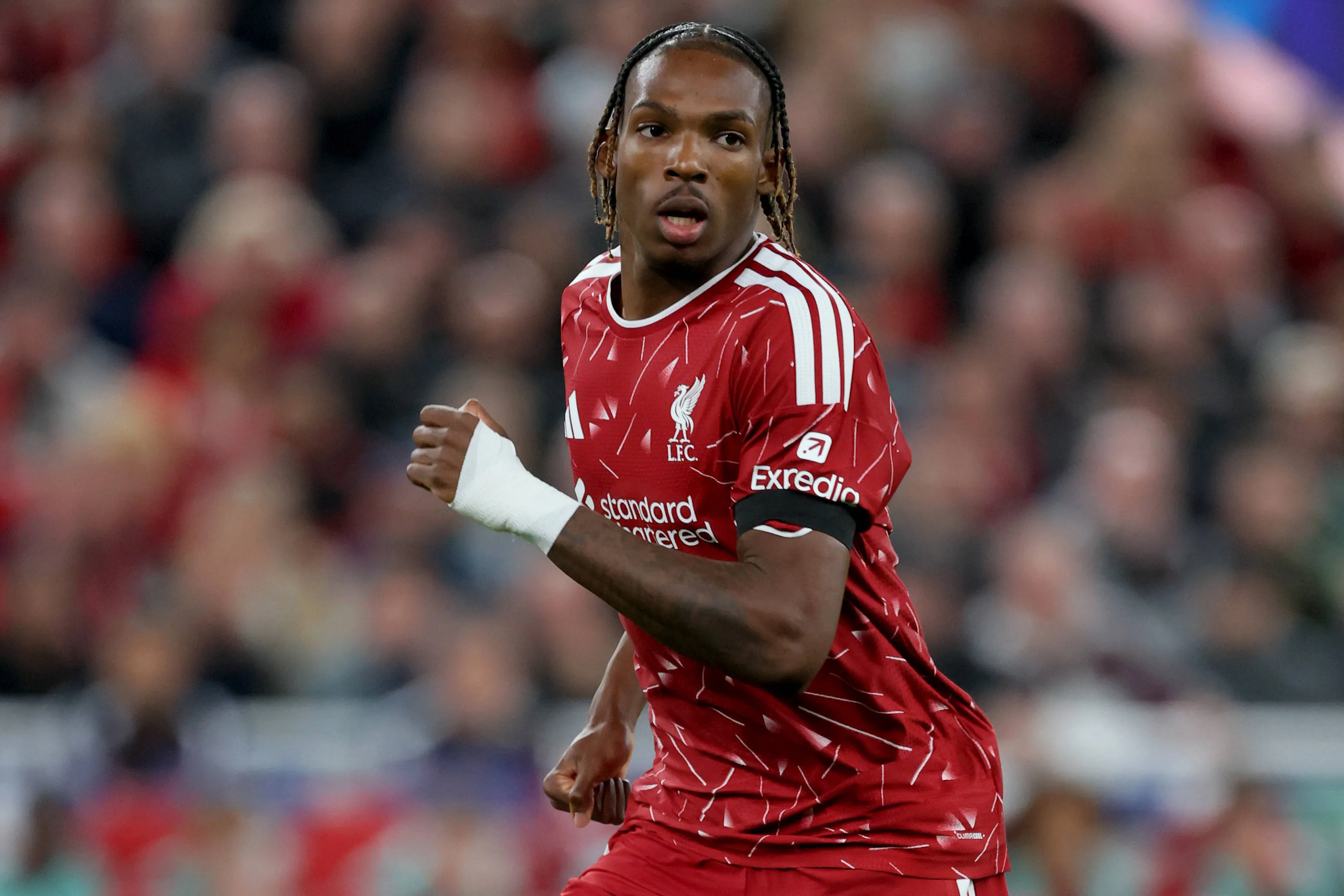 J&eacute;r&eacute;my Jacquet em a&ccedil;&atilde;o pelo Liverpool 