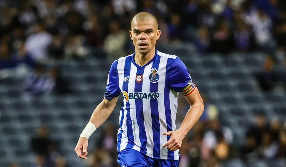 O gola&ccedil;o de Ot&aacute;vio e a apote&oacute;tica classifica&ccedil;&atilde;o do Porto ficaram ofuscados pelo caso de racismo contra Pepe na Ta&ccedil;a de Portugal
