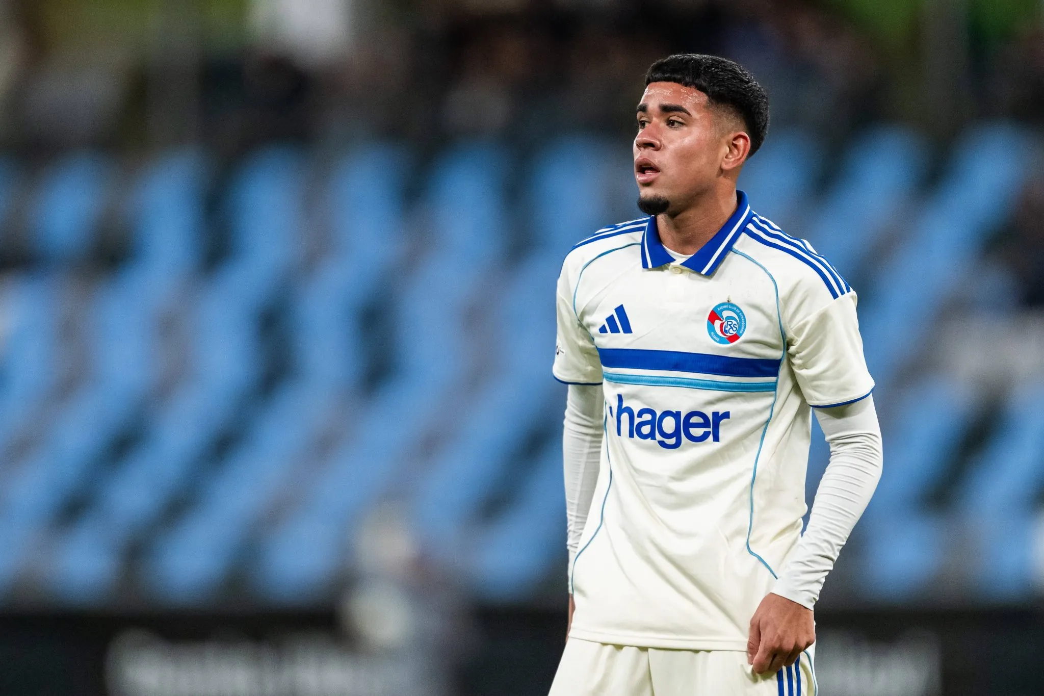 Kendry P&aacute;ez em jogo do Strasbourg