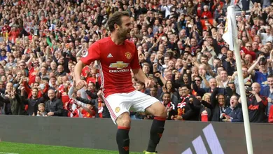 Descartado por Mourinho no Chelsea, Mata agora &eacute; pe&ccedil;a-chave do t&eacute;cnico portugu&ecirc;s no United