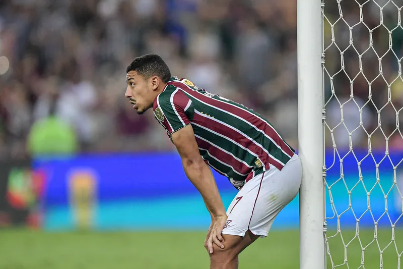 Andr&eacute; ficou visivelmente emocionado ap&oacute;s a classifica&ccedil;&atilde;o do Fluminense na Libertadores - Foto: Icon sport