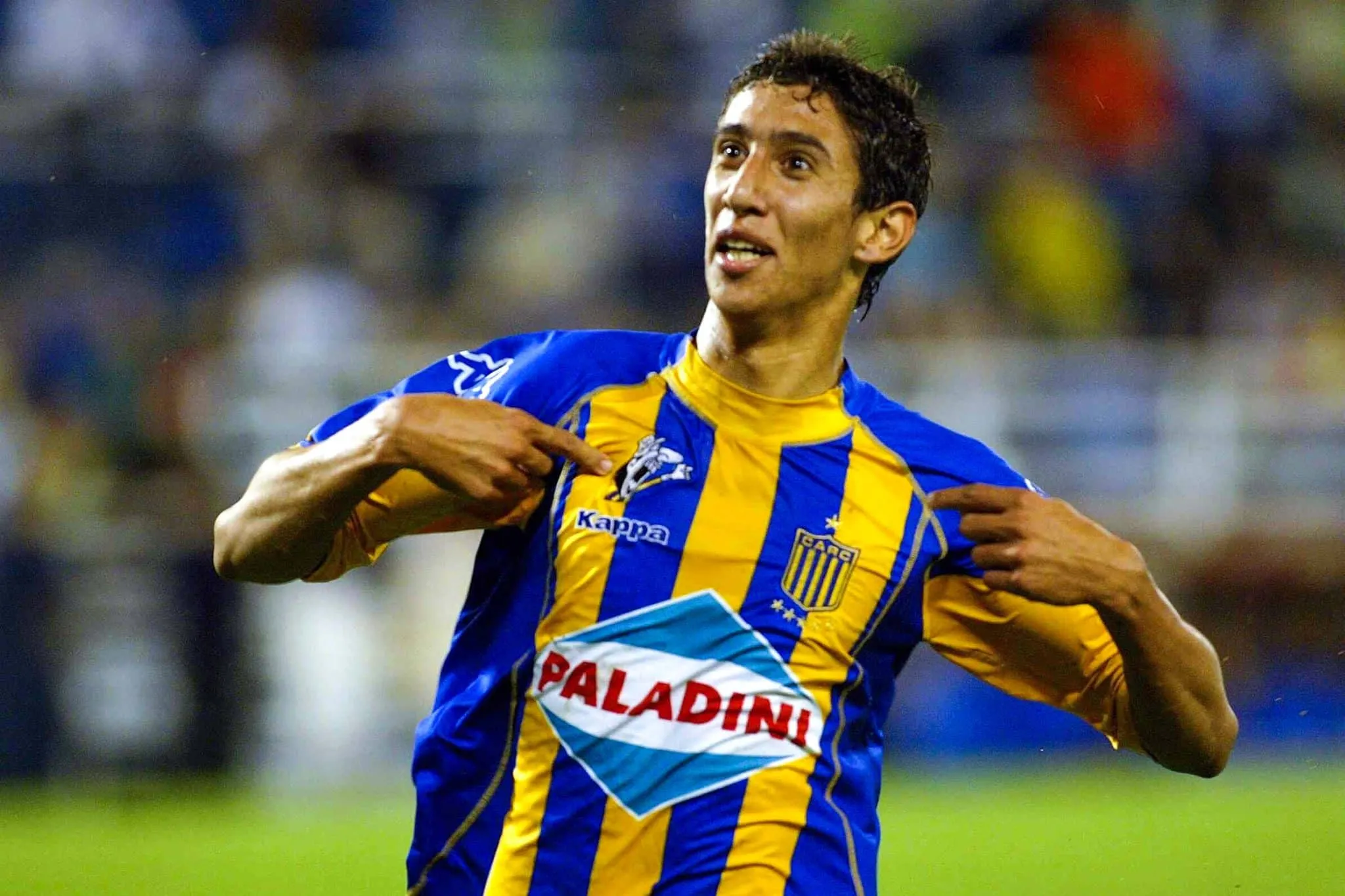 Ap&oacute;s 30 anos, Rosario Central quita d&iacute;vida inusitada por Di Mar&iacute;a com clube amador