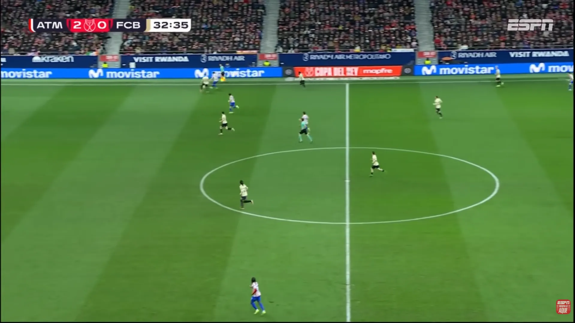 Lan&ccedil;amento na ponta direita inicia jogada do terceiro gol do Atl&eacute;tico de Madrid em goleada sobre o Barcelona