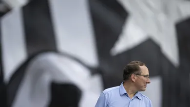 Sem t&iacute;tulo e sem muita vergonha, Botafogo e Textor insistem em teoria da conspira&ccedil;&atilde;o pr&oacute;-Palmeiras