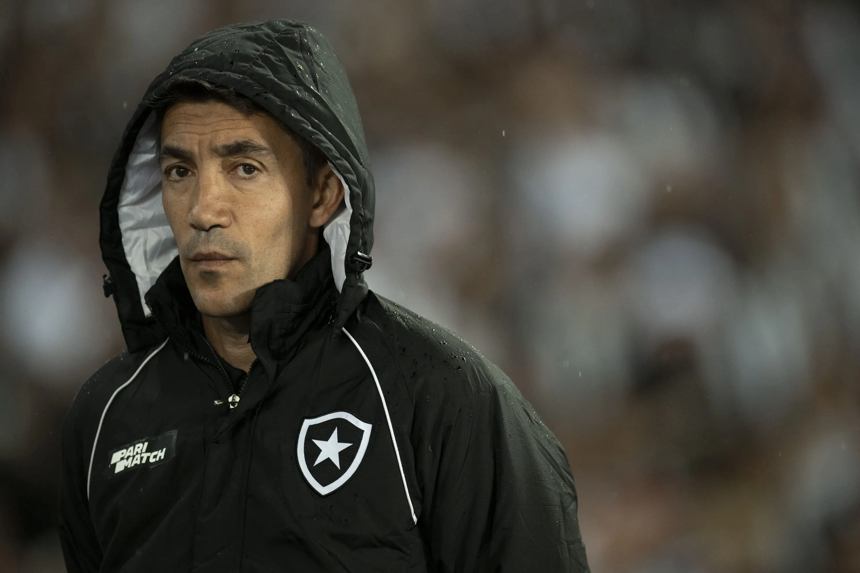 Botafogo: Lage tenta explicar Tiquinho no banco, mas atacante j&aacute; provou que n&atilde;o havia justificativa