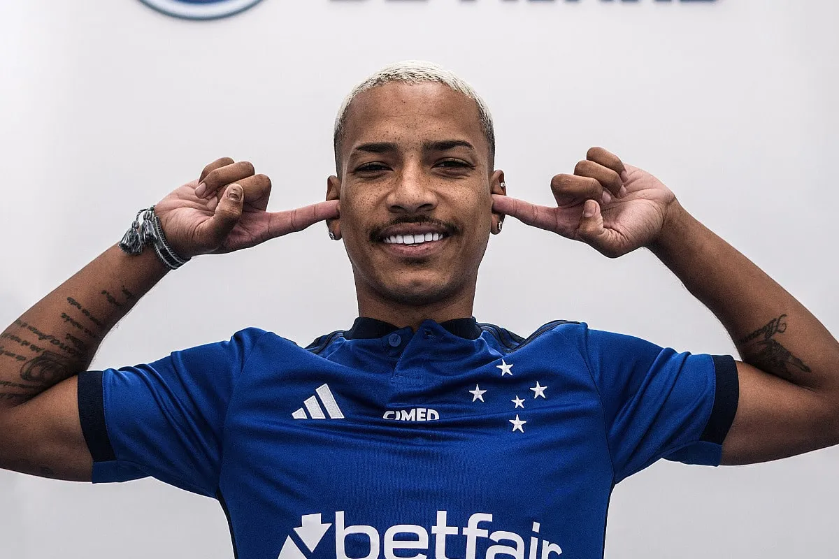 Cruzeiro anuncia Matheus Pereira e manda recado ao futebol brasileiro: &lsquo;Voltei&rsquo;