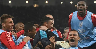 Seguro de si, o Athletico conteve a press&atilde;o e foi mais competente para avan&ccedil;ar &agrave; semifinal