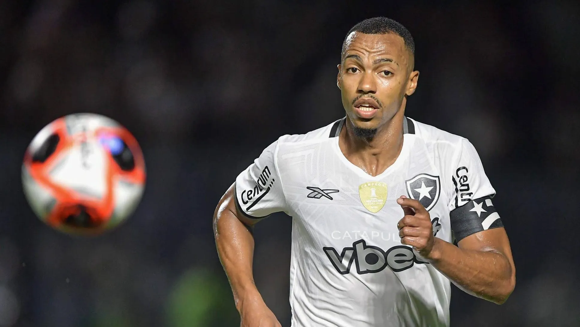 &lsquo;Nem Ta&ccedil;a Rio vai&rsquo;: Botafogo perde para o Vasco e aumenta lista de fracassos em 2025
