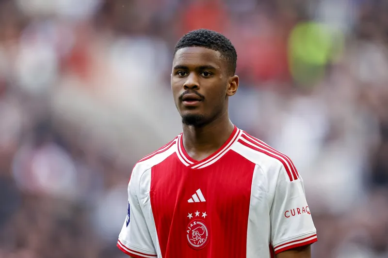Foto: (IconSport) - Jorrel Hato, do Ajax