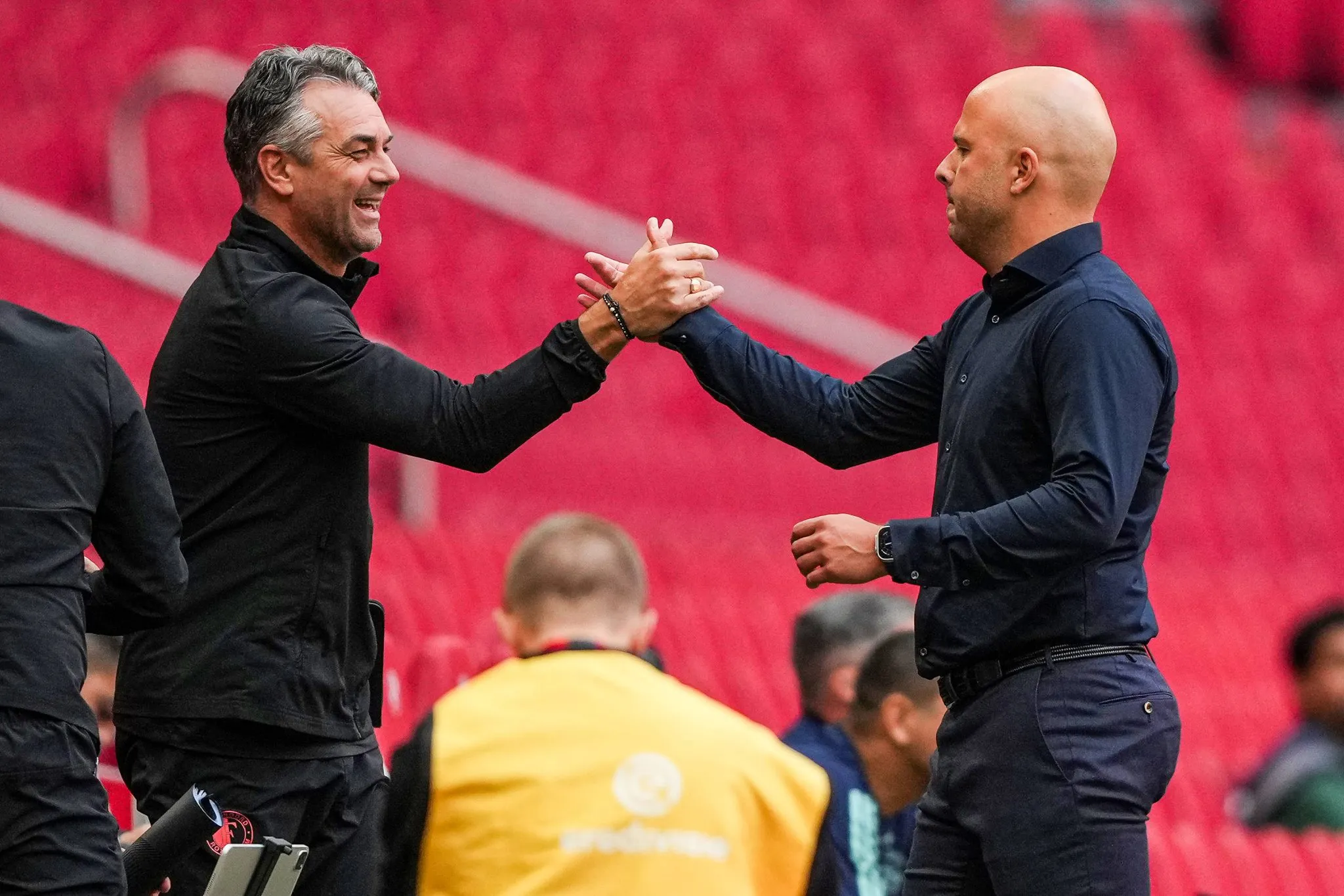 Marino Pusic e Arne Slot nos tempos de Feyenoord