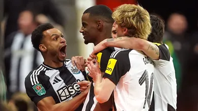 Martinelli aumenta pesadelo do Arsenal, que cai para um Newcastle que pode fazer hist&oacute;ria