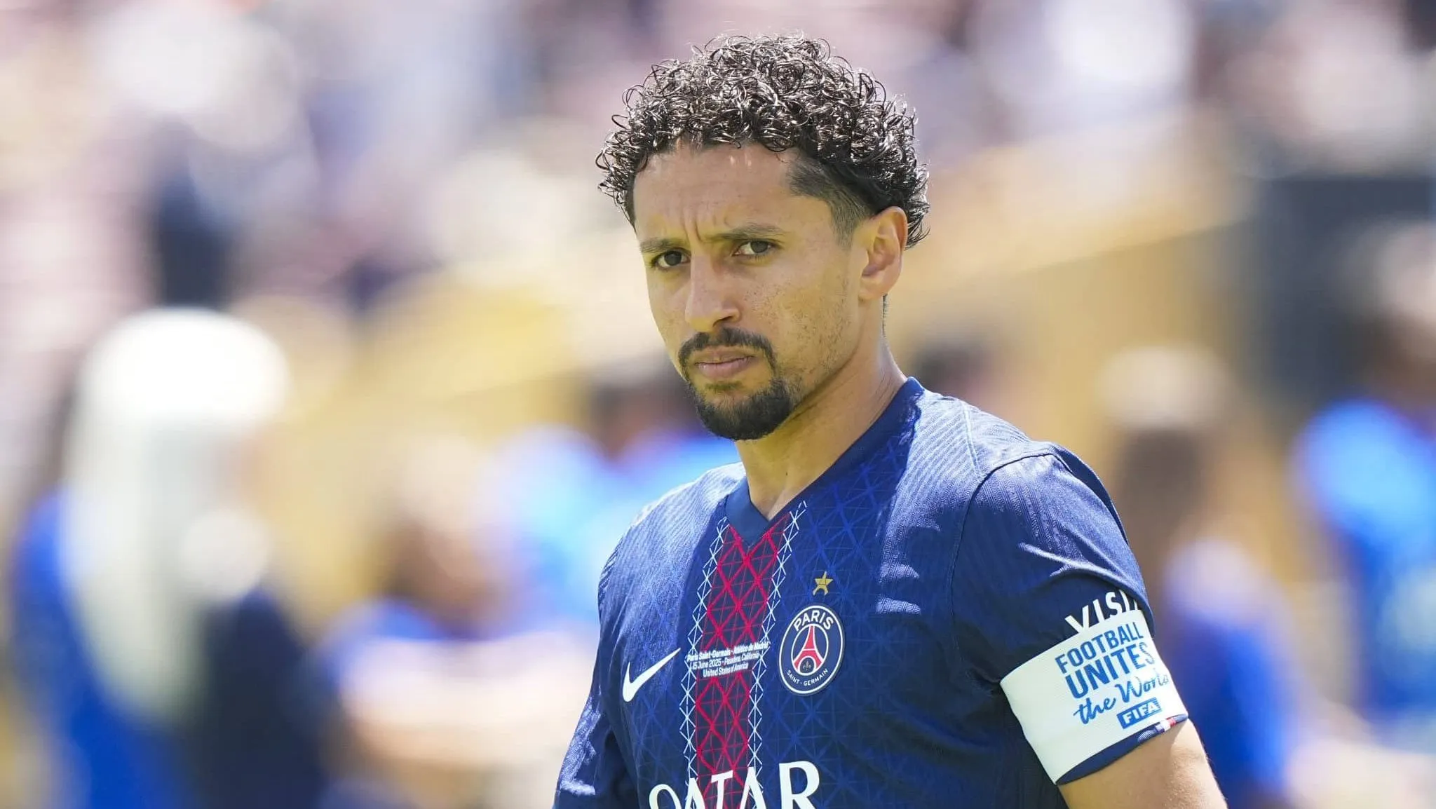 Capit&atilde;o Marquinhos d&aacute; conselho a joias do PSG ap&oacute;s goleada na estreia do Mundial de Clubes