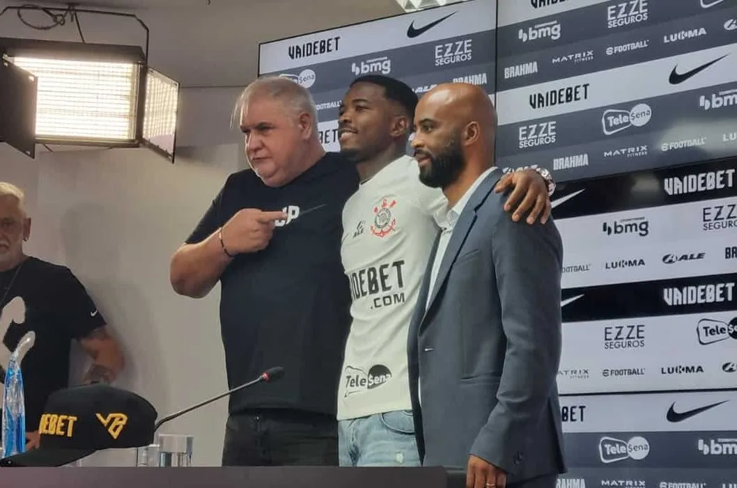 Em apresenta&ccedil;&atilde;o, Cac&aacute; confirma pedido de Cuca e motivo para responder &lsquo;sim&rsquo; ao Corinthians