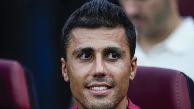 &lsquo;Come&ccedil;am os sacr&iacute;ficios no Barcelona&rsquo;: Quem vai deixar o meio campo para dar lugar a Rodri?