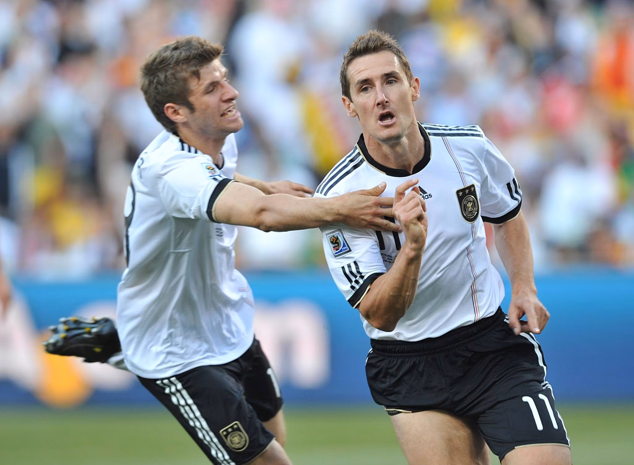 Thomas Muller comemora gol de Miroslav Klose na Copa do Mundo