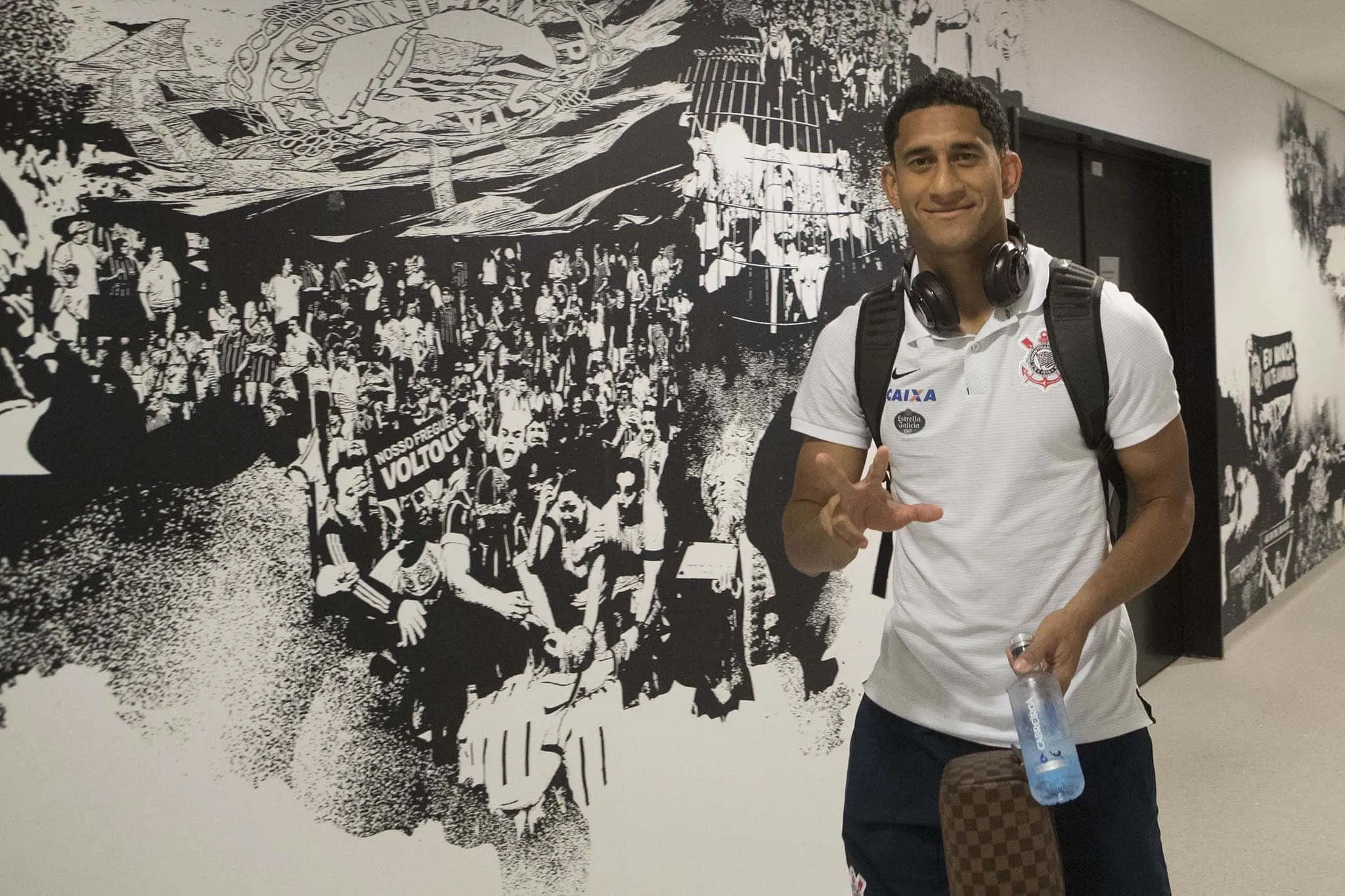 Ida de Pablo para o Botafogo livra Corinthians de poss&iacute;veis problemas no vesti&aacute;rio